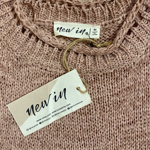 NWT-Size M Rose Pink Knit Top - Picture 3 of 5